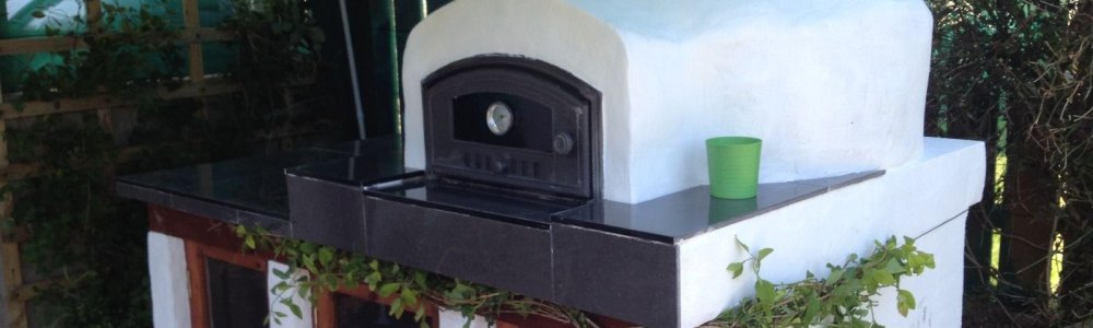 What size should a wood-fired pizza oven be?